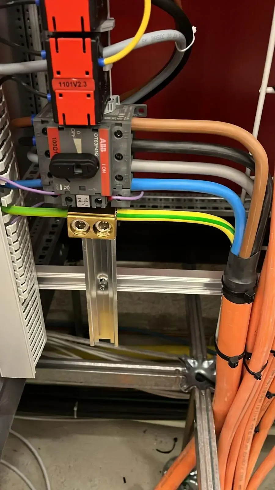 Dépannage électrique à Nyon et Genève — Globibat